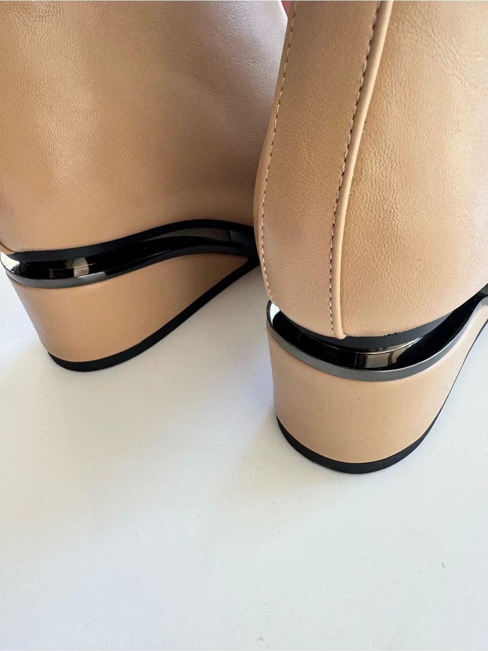 Torgéïs New York Women's Tan Vegan Leather Pointed Ankle Boot size 8 new in box